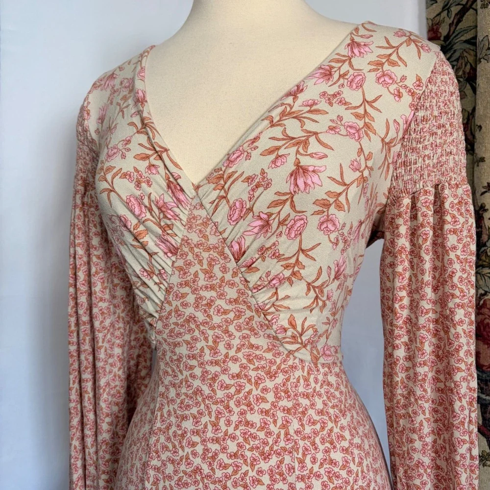 FREE PEOPLE Floral Mixed Print Maxi Dress with billowed sleeves and open back - Picture 4 of 13